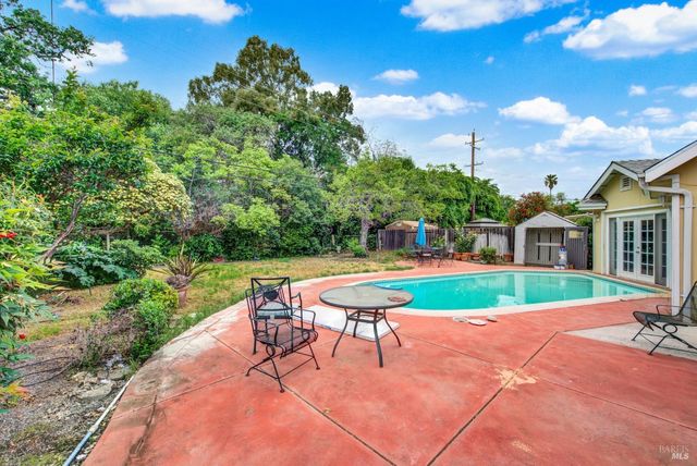 620 Walnut Ave, Vacaville, CA 95688