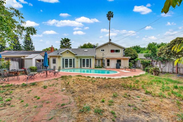 620 Walnut Ave, Vacaville, CA 95688