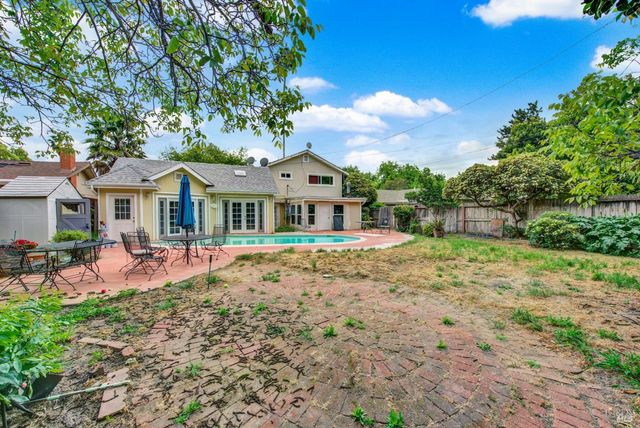 620 Walnut Ave, Vacaville, CA 95688