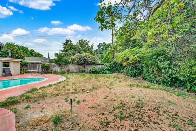 620 Walnut Ave, Vacaville, CA 95688