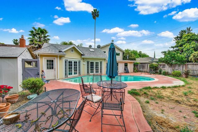 620 Walnut Ave, Vacaville, CA 95688