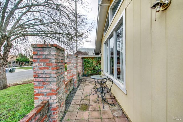 620 Walnut Ave, Vacaville, CA 95688