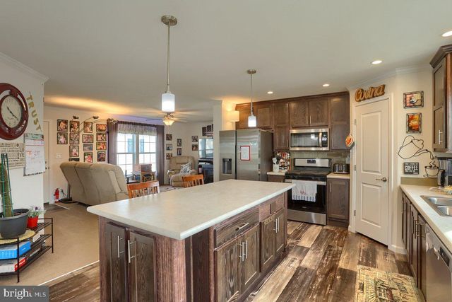 19 EGRET DR, Hanover, PA 17331