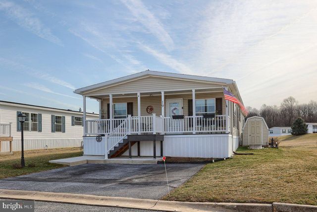 19 EGRET DR, Hanover, PA 17331