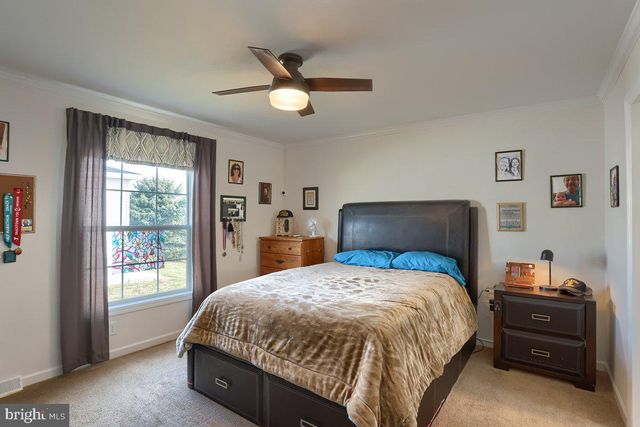 19 EGRET DR, Hanover, PA 17331
