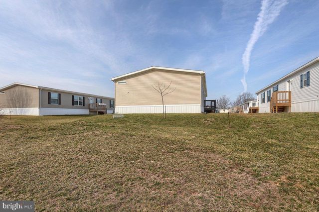 19 EGRET DR, Hanover, PA 17331