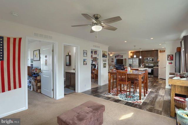 19 EGRET DR, Hanover, PA 17331