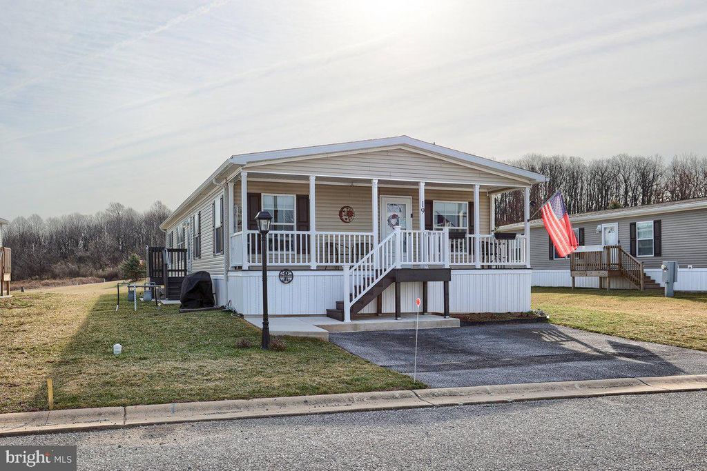19 EGRET DR, Hanover, PA 17331
