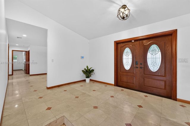 8263 SW 160th St, Palmetto Bay, FL 33157