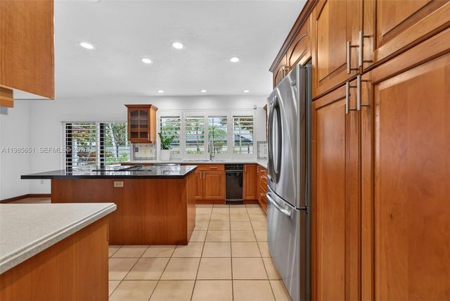 8263 SW 160th St, Palmetto Bay, FL 33157