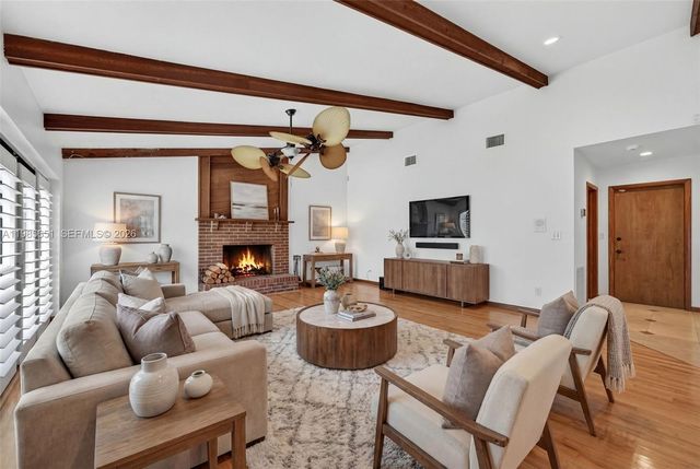 8263 SW 160th St, Palmetto Bay, FL 33157