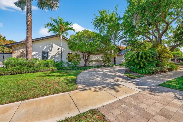 8263 SW 160th St, Palmetto Bay, FL 33157