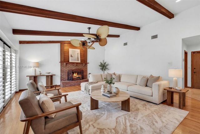 8263 SW 160th St, Palmetto Bay, FL 33157