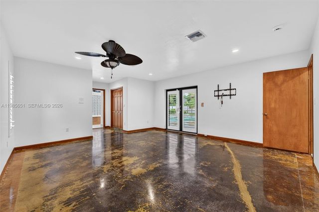 8263 SW 160th St, Palmetto Bay, FL 33157