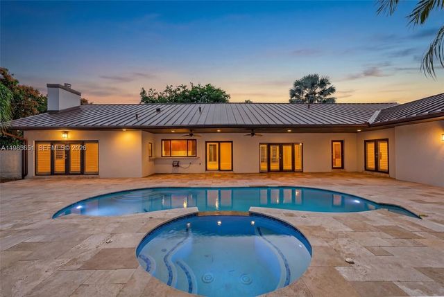 8263 SW 160th St, Palmetto Bay, FL 33157