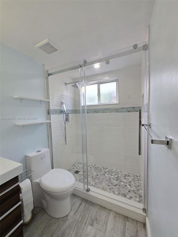 17324 NW 74th Avenue 102, Hialeah, FL 33015