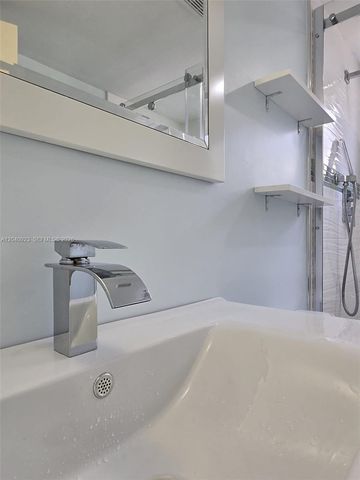 17324 NW 74th Avenue 102, Hialeah, FL 33015