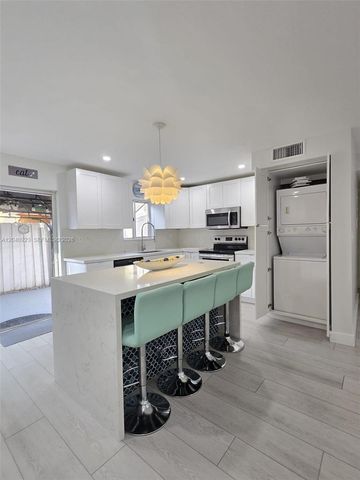 17324 NW 74th Avenue 102, Hialeah, FL 33015