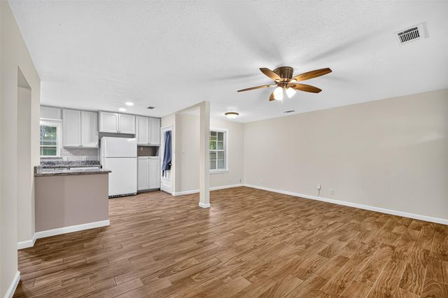 1806 Thelma Lane, Pasadena, TX 77502