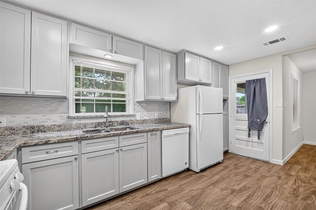 1806 Thelma Lane, Pasadena, TX 77502
