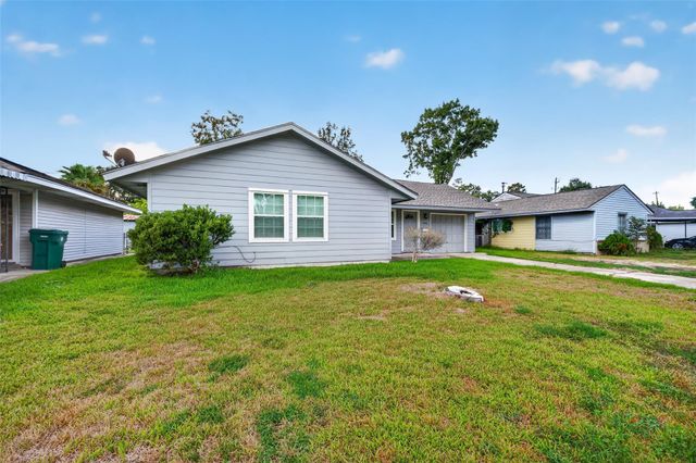 1806 Thelma Lane, Pasadena, TX 77502