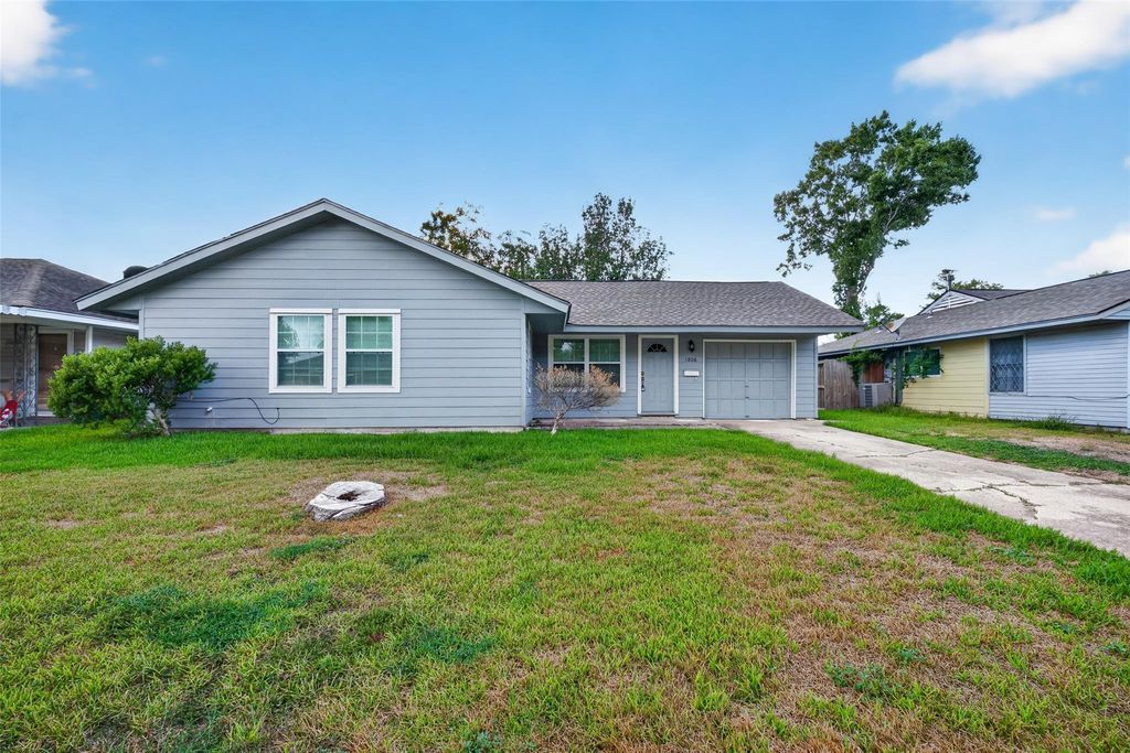 1806 Thelma Lane, Pasadena, TX 77502