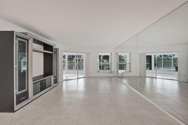 7411 GRANVILLE Drive 106, Tamarac, FL 33321