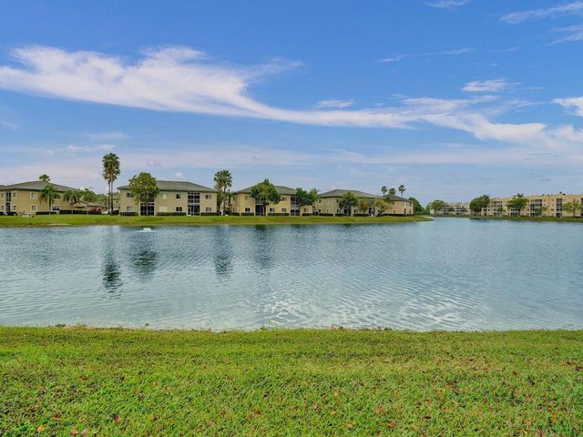 7411 GRANVILLE Drive 106, Tamarac, FL 33321