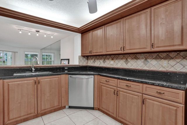 7411 GRANVILLE Drive 106, Tamarac, FL 33321