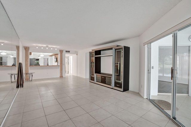 7411 GRANVILLE Drive 106, Tamarac, FL 33321