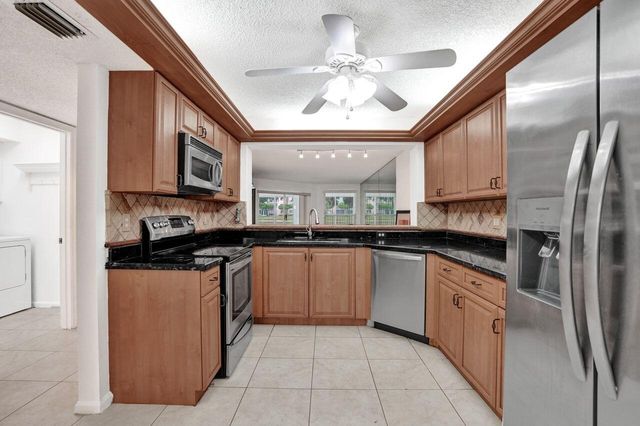 7411 GRANVILLE Drive 106, Tamarac, FL 33321