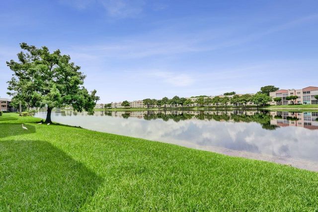 7411 GRANVILLE Drive 106, Tamarac, FL 33321