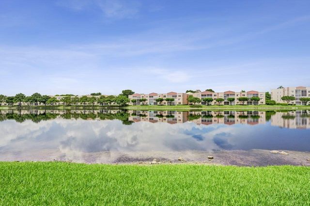 7411 GRANVILLE Drive 106, Tamarac, FL 33321
