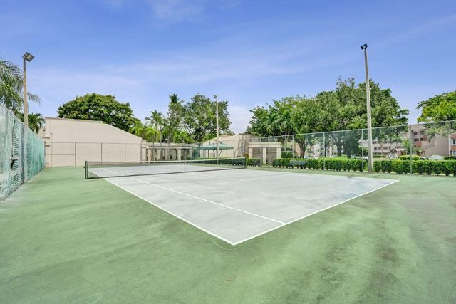 7411 GRANVILLE Drive 106, Tamarac, FL 33321