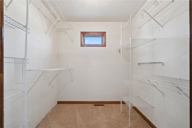 922 7th St SW, Cedar Rapids, IA 52404