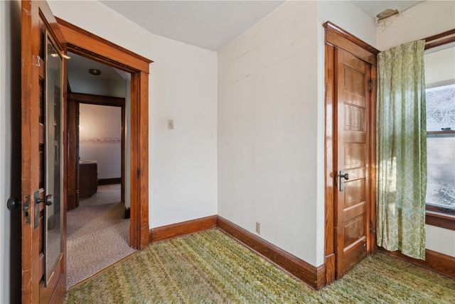 922 7th St SW, Cedar Rapids, IA 52404