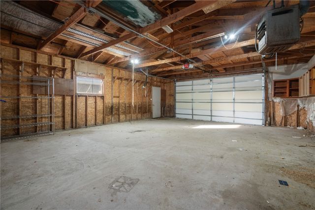 922 7th St SW, Cedar Rapids, IA 52404