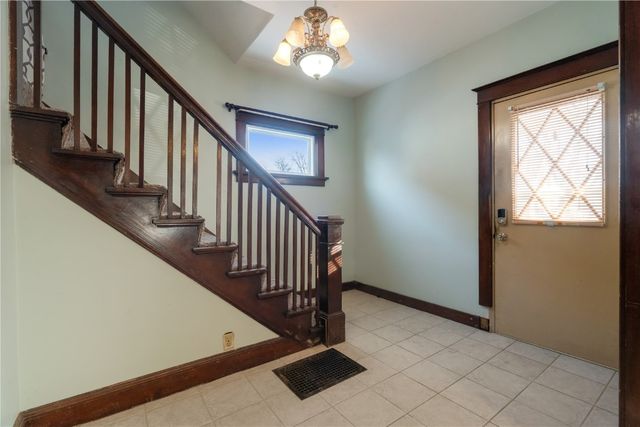 922 7th St SW, Cedar Rapids, IA 52404