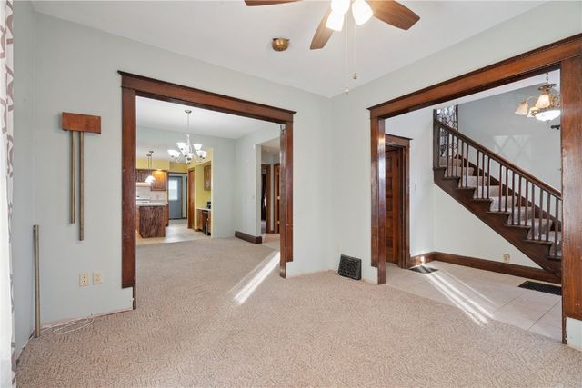 922 7th St SW, Cedar Rapids, IA 52404