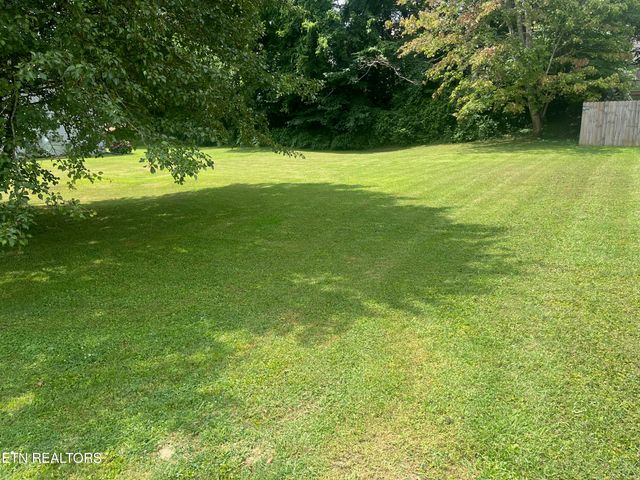 212 Doe Run Blvd, Clinton, TN 37716
