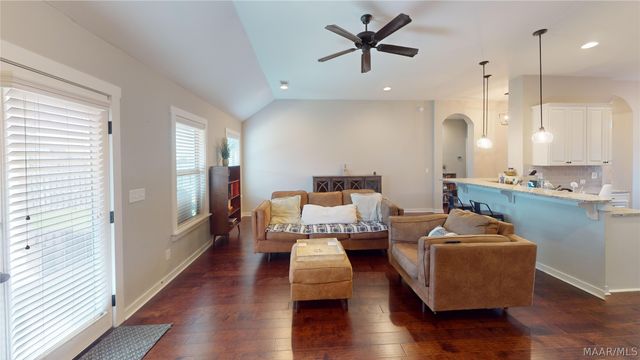 720 Hedgefield Way, Prattville, AL 36066