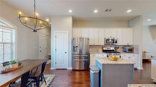 720 Hedgefield Way, Prattville, AL 36066