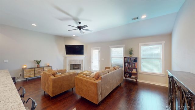 720 Hedgefield Way, Prattville, AL 36066