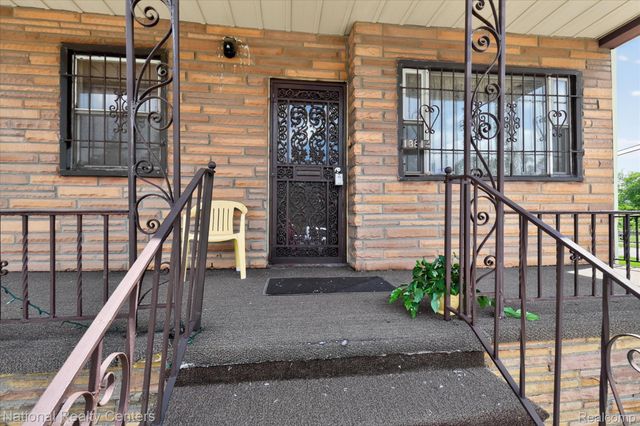 13814 Newbern Street, Detroit, MI 48212