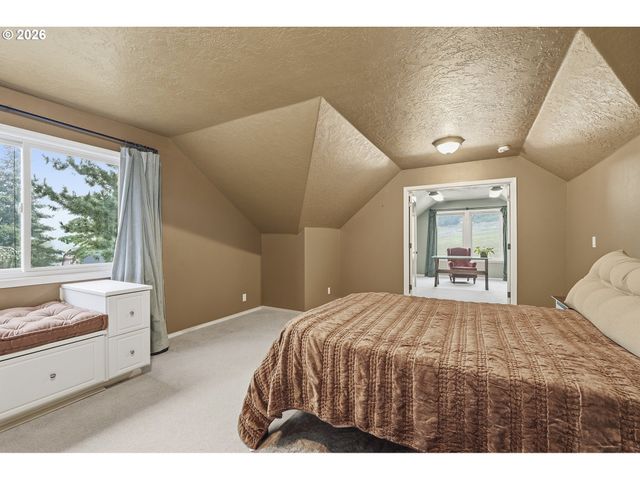 20225 S CENTRAL POINT Rd, Oregon City, OR 97045