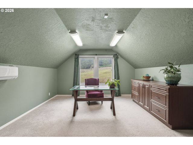 20225 S CENTRAL POINT Rd, Oregon City, OR 97045