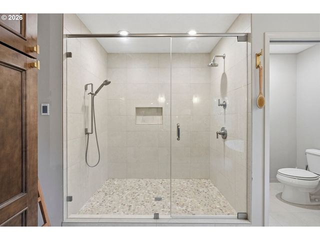 20225 S CENTRAL POINT Rd, Oregon City, OR 97045