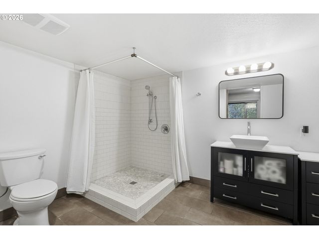 20225 S CENTRAL POINT Rd, Oregon City, OR 97045