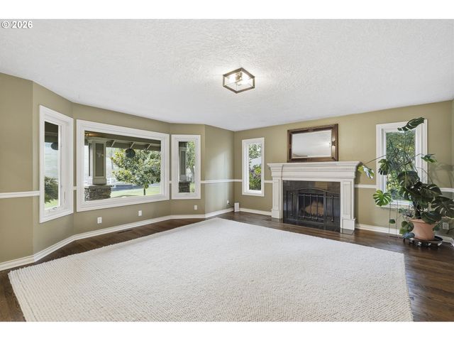 20225 S CENTRAL POINT Rd, Oregon City, OR 97045