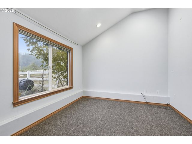 20225 S CENTRAL POINT Rd, Oregon City, OR 97045